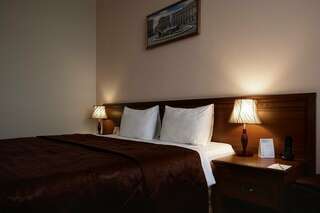 Гостиница Amici Grand Hotel Краснодар Стандартный двухместный номер с 1 кроватью или 2 отдельными кроватями-1