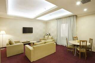 Гостиница Amici Grand Hotel Краснодар Номер улучшенный люкс-3